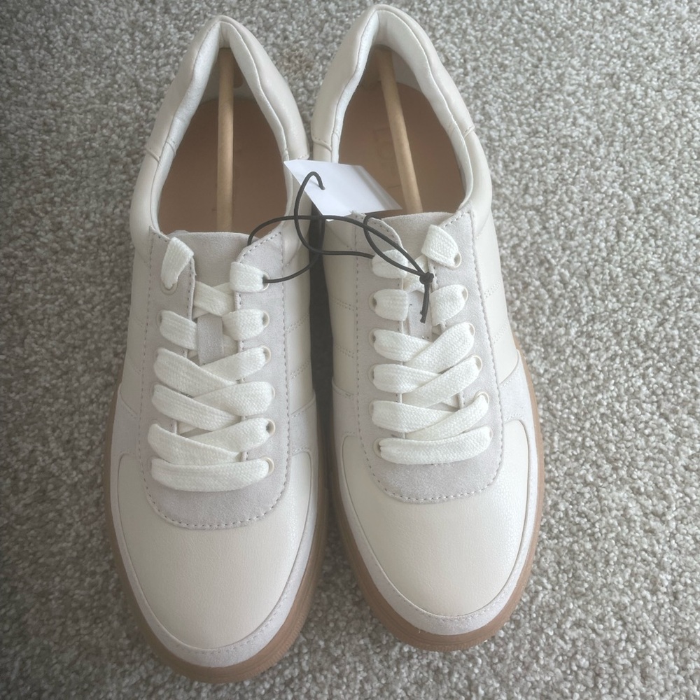 LOFT Cream/White Low-Top Lace Sneakers